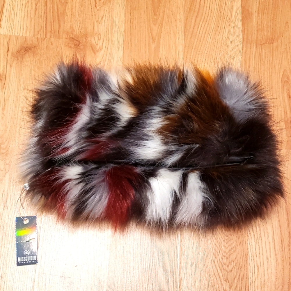 Missguided faux fur clutch